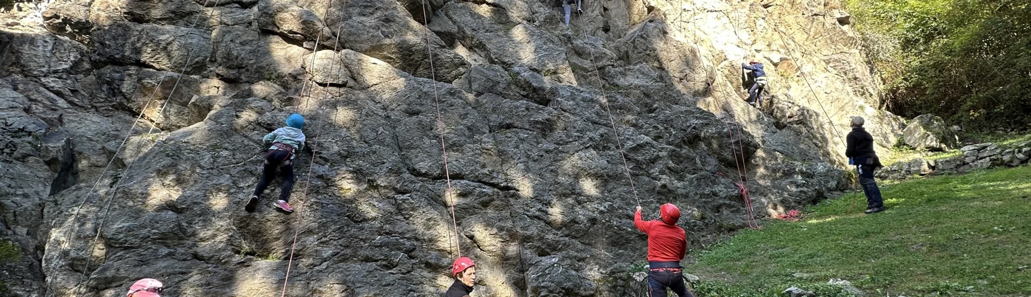 Gruppe von Kletterern am Fels | © DAV Kaiserslautern