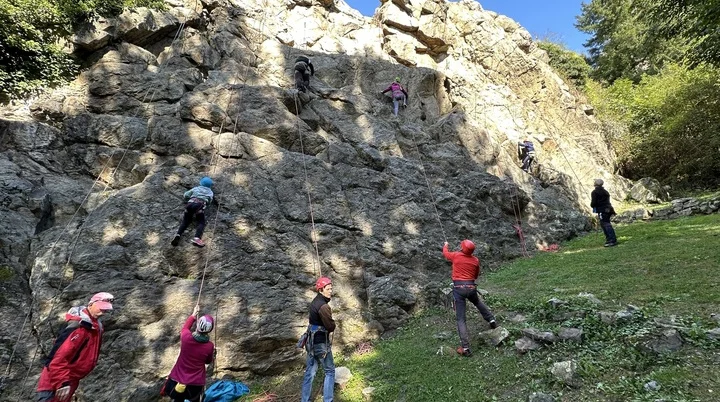 Gruppe von Kletterern am Fels | © DAV Kaiserslautern