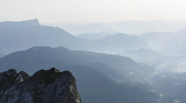 Bergmassiv im Nebel | © DAV/Wolfgang Ehn