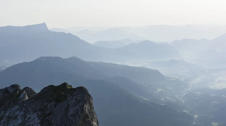 Bergmassiv im Nebel | © DAV/Wolfgang Ehn